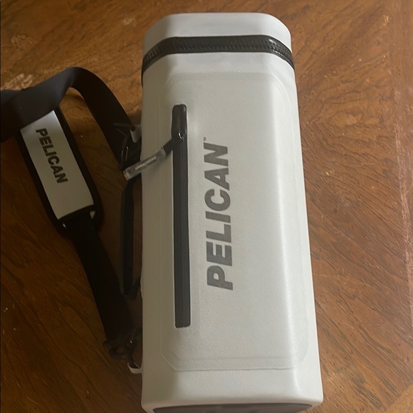 PELICAN Other - NWT Pelican Dayventure Cooler sling